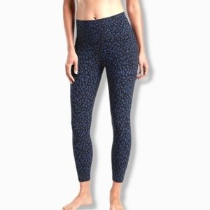 ATHLETA | Salutation Stash Pocket 7/8 Tight